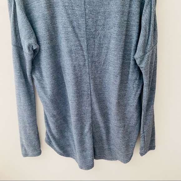 Athleta Long Sleeve Top Gray Sz Small - Picture 8 of 9